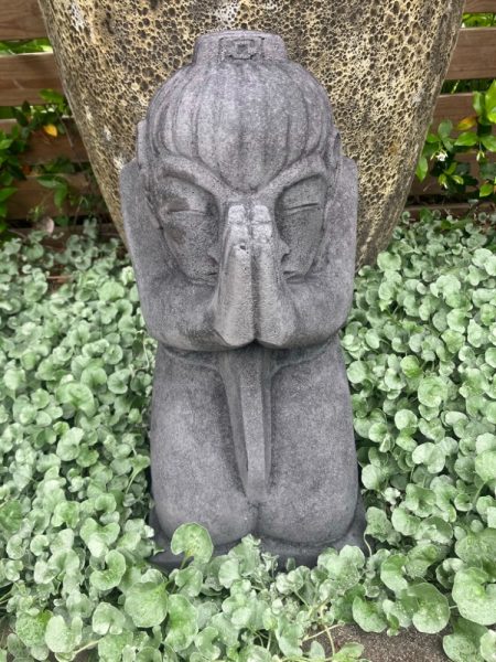 Welcome Statue Charcoal